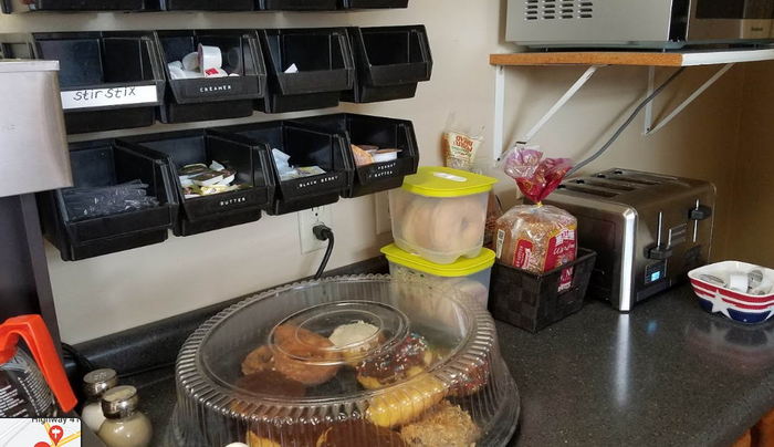 Candlelite Motel - Recent Photo As Of 2022 (newer photo)